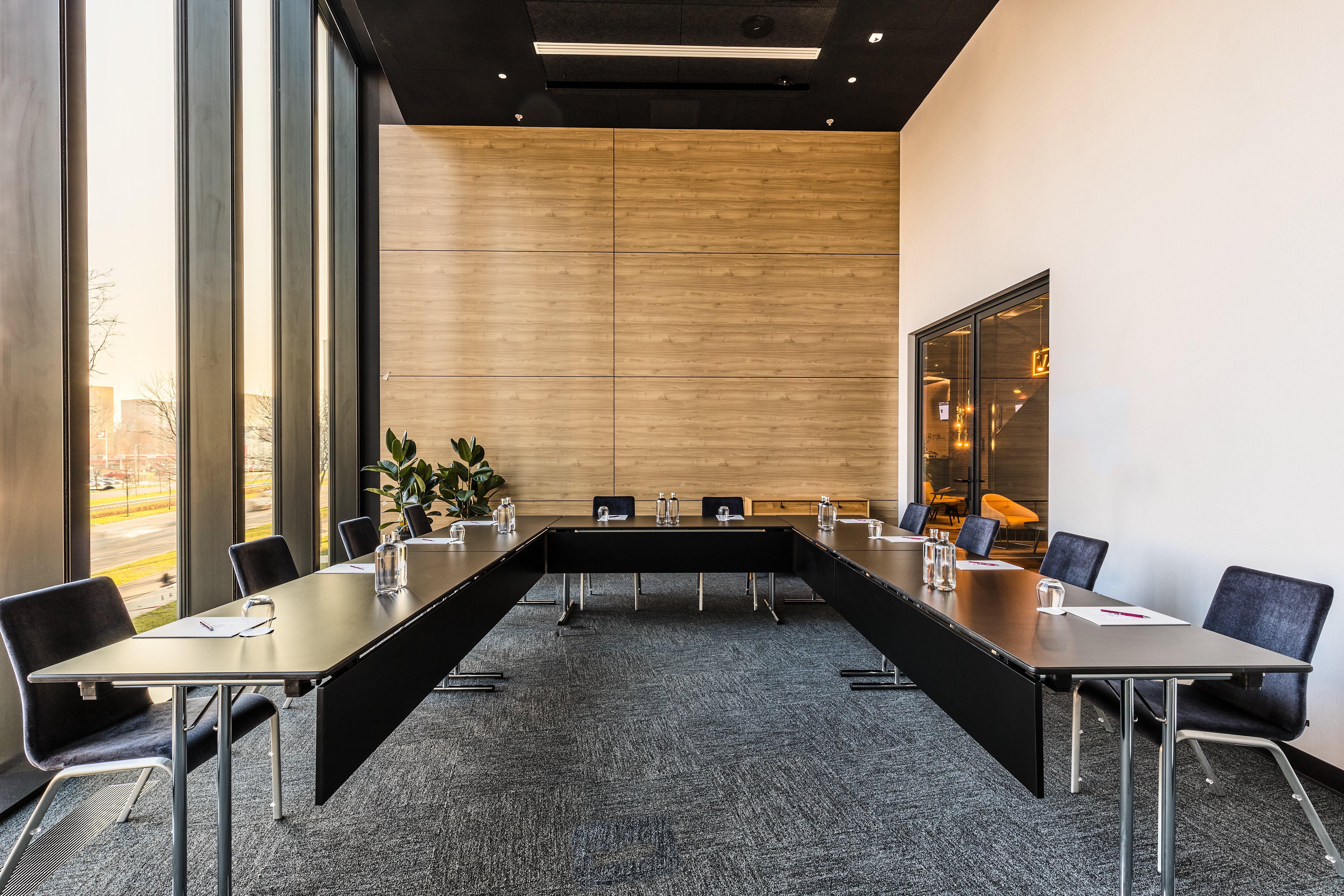 Crowne Plaza - - The Hub By Ihg 4*